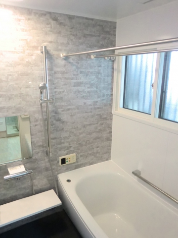 【神戸東川崎店】浴室を大きく広く、足を伸ばして浴槽につかる事ができるお風呂へ